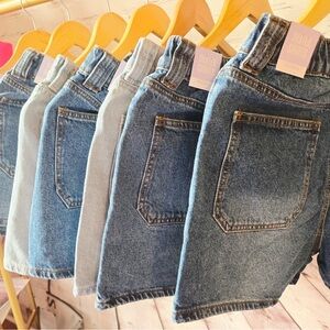 Liquidation of a batch of 6 pieces of shorts from the Wax Jeans brand New